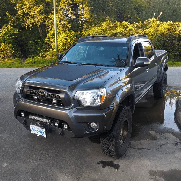 2005-2015 Toyota Tacoma VSS SYSTEM™ - 90 WATT Hood Solar Panel