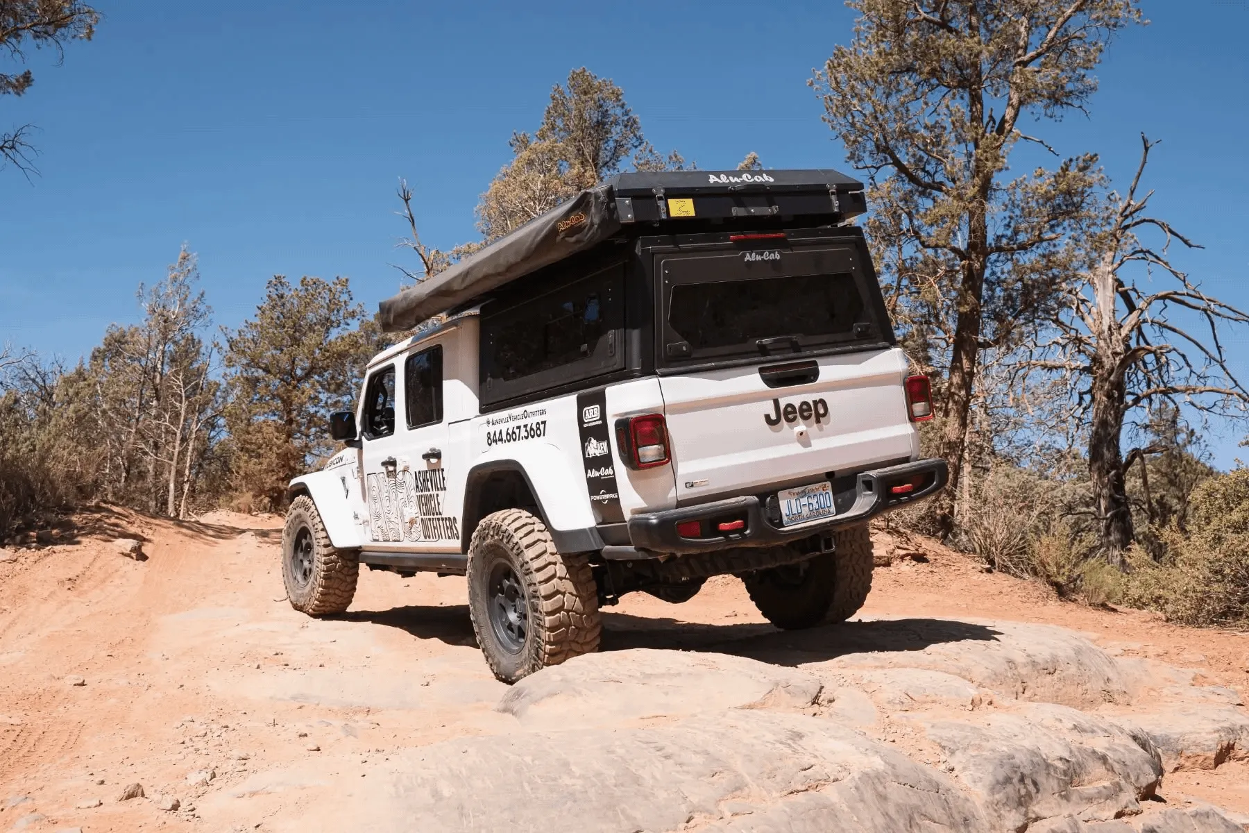 ALU-CAB CONTOUR CANOPY WITH SIDE WINDOWS LONGBED TACOMA 2016 